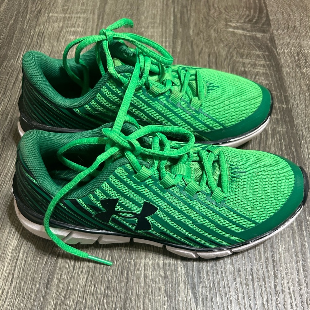 Boys 1Y Under Armour Shoes